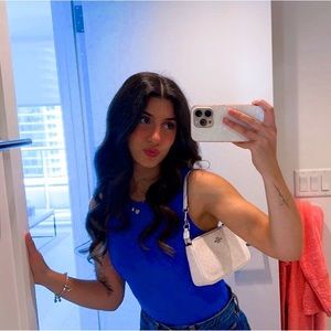 Meet your Posher, Perla